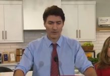 Trudeau w roli “Dziadka Mroza” – zwróci nam trochę pieniędzy pod choinkę