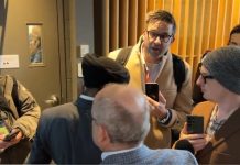 Carney przystępuje do wyścigu