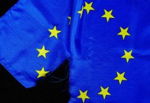 Legiec: Powolna agonia Unii Europejskiej