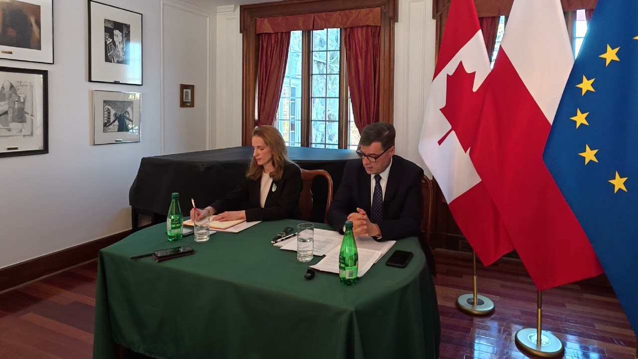 O sprawach paszportowych i wyborach z nowym konsulem w Toronto