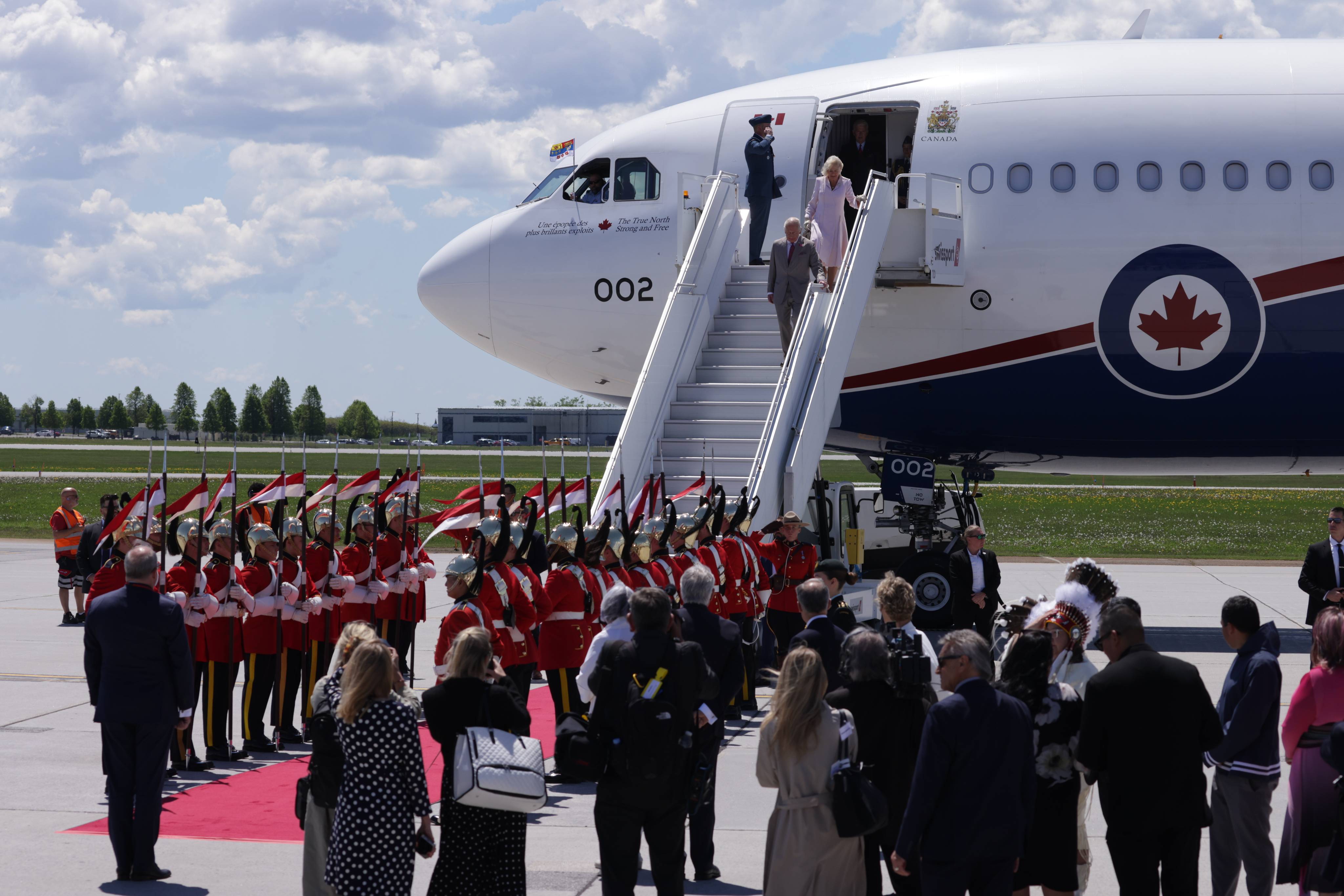 Królewska para wylądowała bezpiecznie w Ottawie