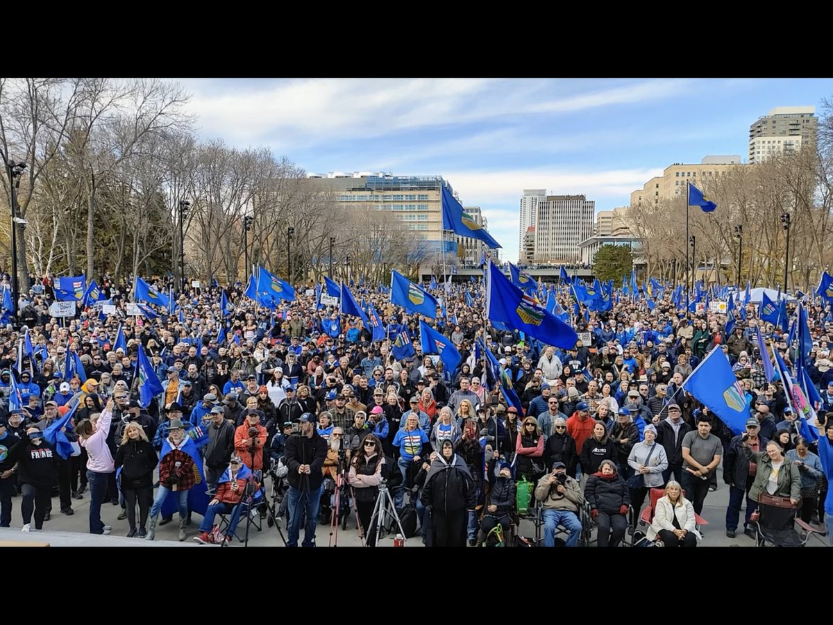 Tysiące Albertan na secesyjnym wiecu