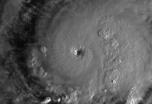 Niszczycielska Melissa wiruje nad Karaibami