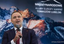 Nawrocki przypomniał, że gwarantował, iż polscy żołnierze na Ukrainę nie wyjadą