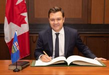 Napięcia w Partii Konserwatywnej. Defekcja i rezygnacja