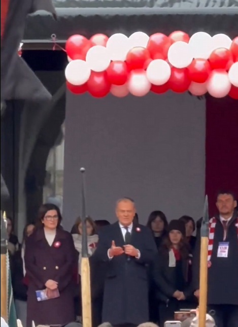 Rozenek: Prezydent Nawrocki idzie w Marszu Niepodległości w Warszawie, a premier Tusk idzie w… paradzie podległości w Gdańsku!
