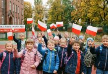 Zakaz eksponowania polskich flag w polskich szkołach sobotnich w Mississaudze