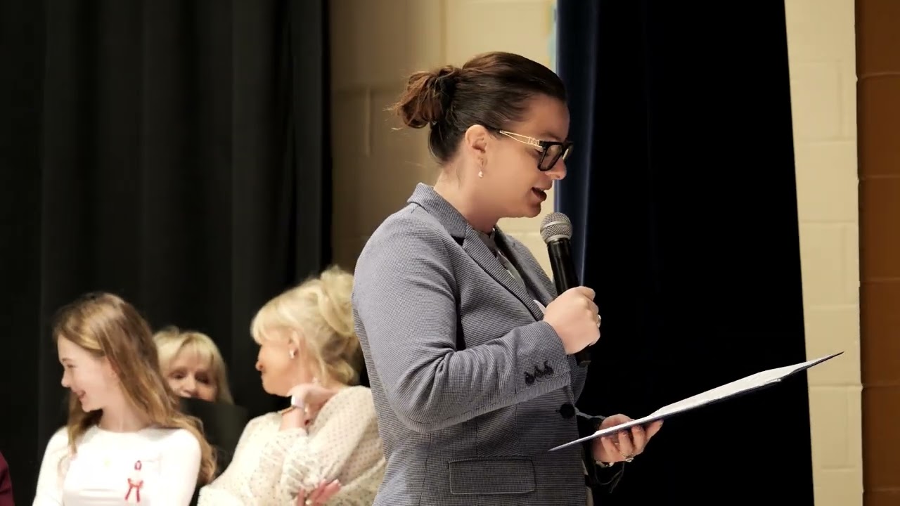 Akademia z okazji Święta Niepodległości i mianowanie na ucznia w polskiej szkole