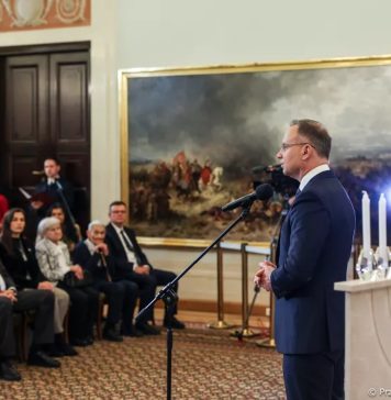 Prezydent Karol Nawrocki nie zapali chanukiji w Pałacu Prezydenckim