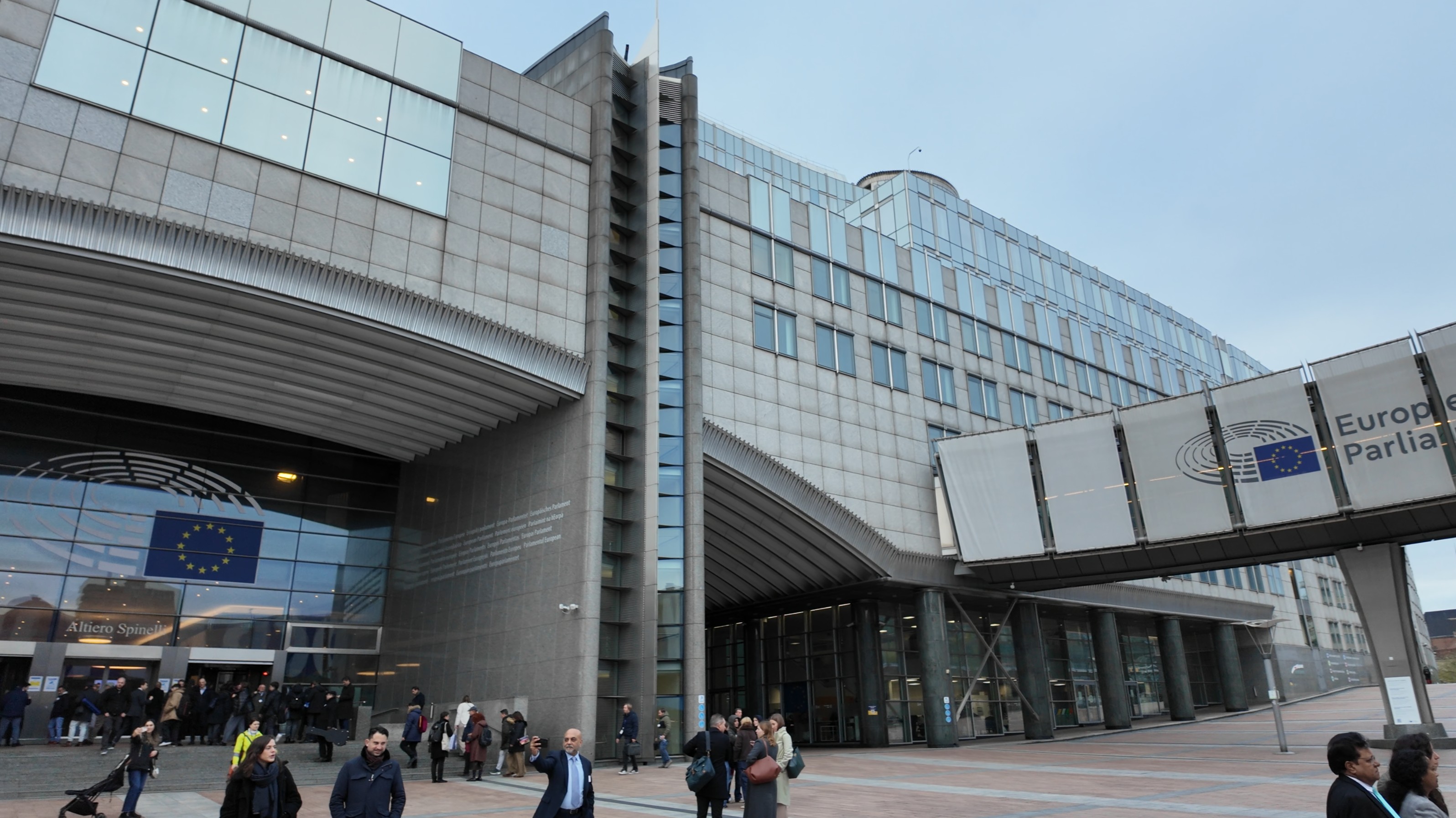 KUMOR: Czy służby poprą niepodległość?