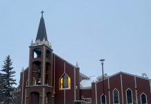 Spalony doszczętnie kościół św. Jana Chrzciciela w Morinville powitał znów wiernych