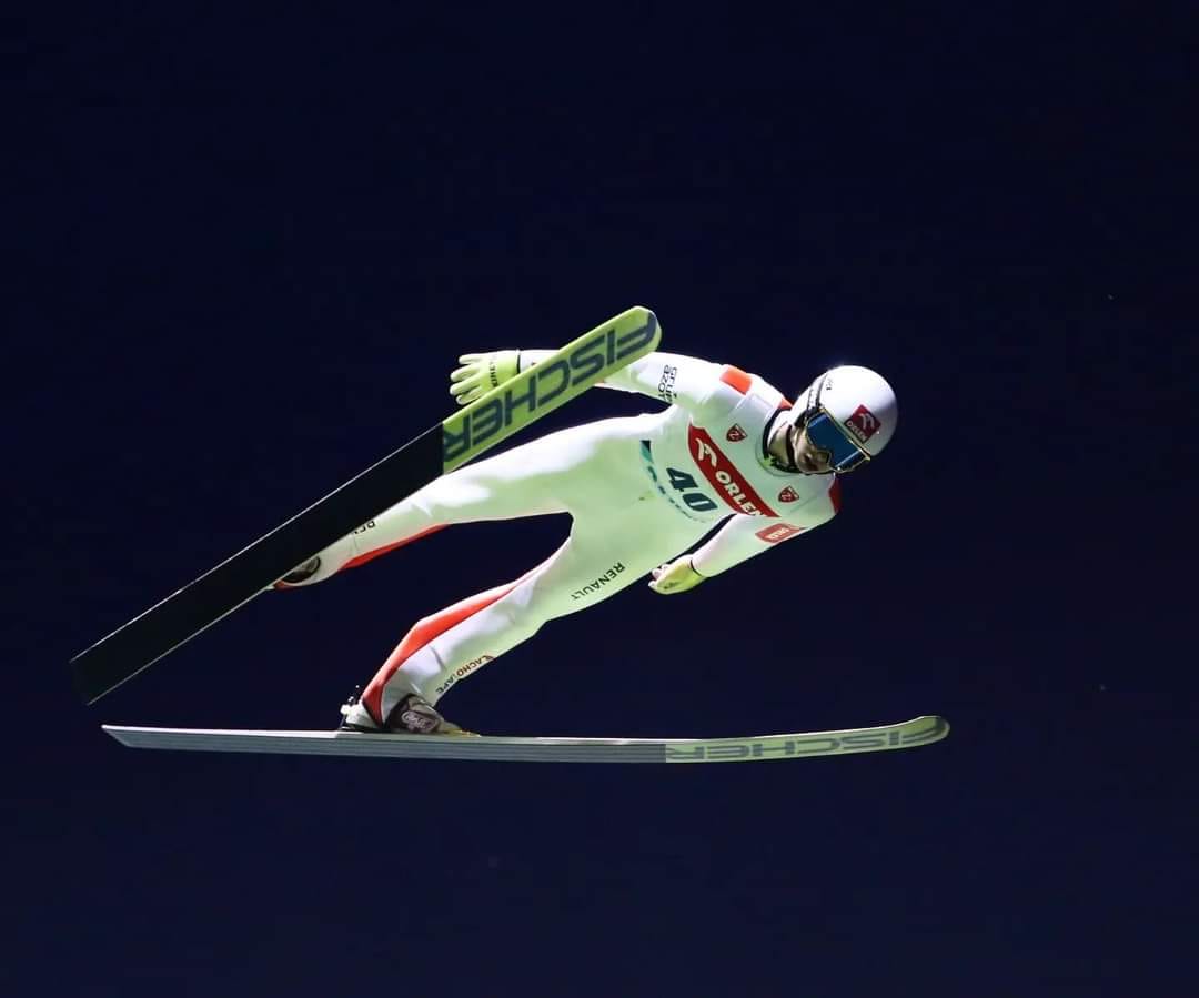 Niedawno czytał w kościele, dziś jest srebrny medalistą