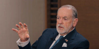 Kraje arabskie i muzułmańskie ostro potępiają wypowiedź Mike’a Huckabee , że Izrael ma prawo do dużej części Bliskiego Wschodu.