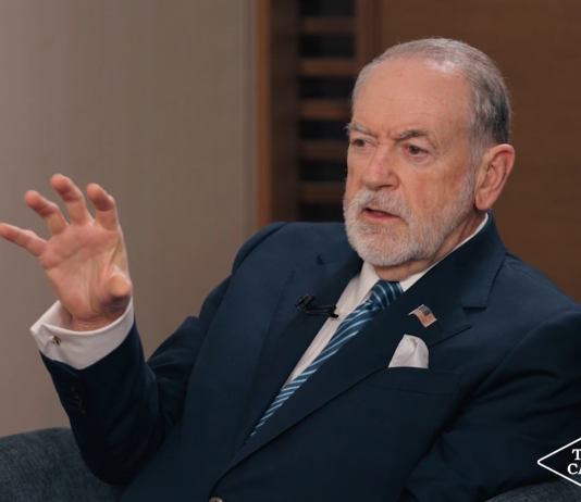 Kraje arabskie i muzułmańskie ostro potępiają wypowiedź Mike’a Huckabee , że Izrael ma prawo do dużej części Bliskiego Wschodu.