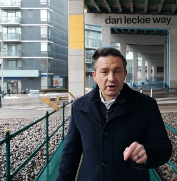 Konserwatyści apelują o ograniczenie dostępu do świadczeń zdrowotnych dla ubiegających się o azyl oraz deportacji tych, którzy popełnili przestępstwa