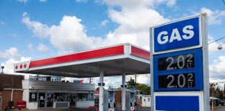 W Vancouver benzyna przekroczyła 2 dolary