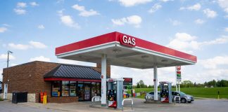 Kanada zawiesi podatek akcyzowy na benzynę i olej napędowy do Dnia Pracy