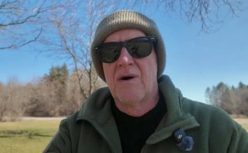 Prezydent Trump w kozim rogu