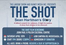 Pokaz filmu opisującego historię utraty syna przez rodzinę Hartmanów po przymusowej szczepionce na Covid.