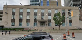 Policja w Toronto prowadzi dochodzenie w sprawie strzałów przed konsulatem USA