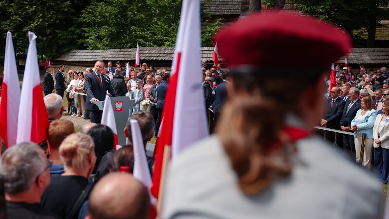 Nawrocki: „Czerwono-czarnej flagi nie chcemy w Polsce”