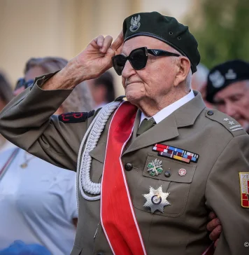 Prezydent Karol Nawrocki wziął udział w obchodach upamiętniających poległych Bohaterów zrywu 1944 roku.