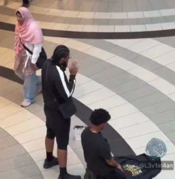 Modlitwy muzułmańskie w Eaton Centre i pytanie o Bill C-9