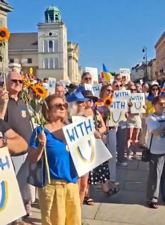 Ukrainka na wiecu KOD: „Polacy nie mają monopolu na Polskę. Moja Polska jest tutaj”