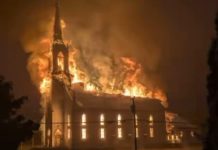 Kolejny historyczny kościół spłonął w Kanadzie. Podejrzany o podpalenie został aresztowany