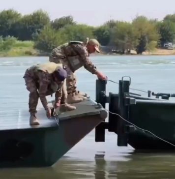 Turecki most wbrew Izraelowi. Turcja i Syria zbudowały tymczasowy most na Eufracie w Deir ez-Zor