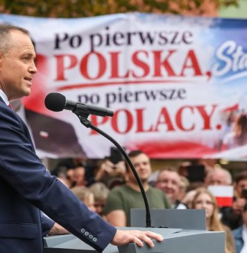 Prezydent Nawrocki: rząd straszy Polaków wojną dla efektu flagi. Zagrożenie ze strony Rosji nie wzrosło