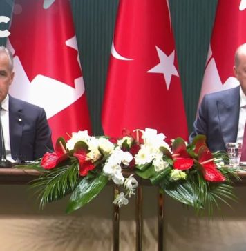 Carney w Turcji