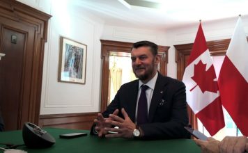 Konferencja prasowa ministra ds kombatantów Lecha Parella na temat uprawnień osób represjonowanych