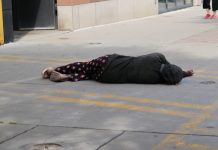Szpitale psychiatryczne opróżniono, mimo potęgowało to bezdomność
